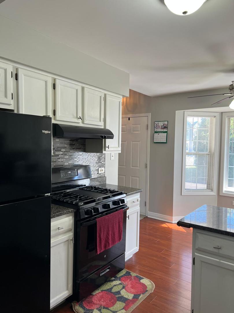 3496 Willowview Court, Unit 3496 Aurora, IL 60504 - Photo 14 of 31