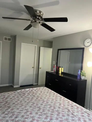 $2,100 | 3496 Willowview Court, Unit 3496, Aurora, IL 60504