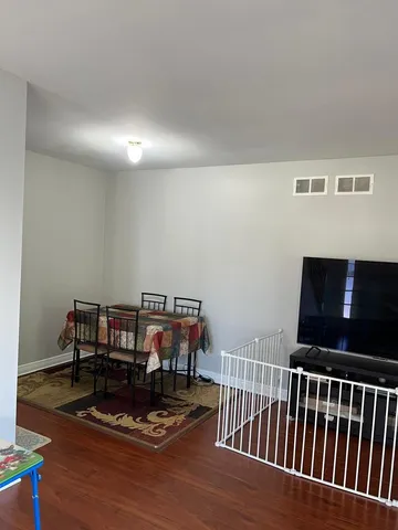 $2,100 | 3496 Willowview Court, Unit 3496, Aurora, IL 60504