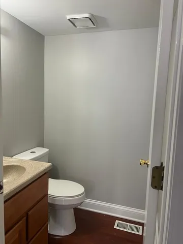 $2,100 | 3496 Willowview Court, Unit 3496, Aurora, IL 60504