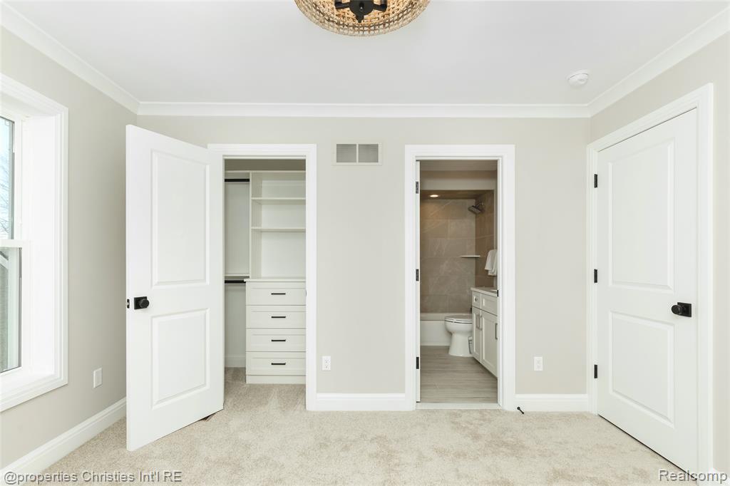 2093 Pembroke Road Birmingham, MI 48009 - Photo 39 of 57