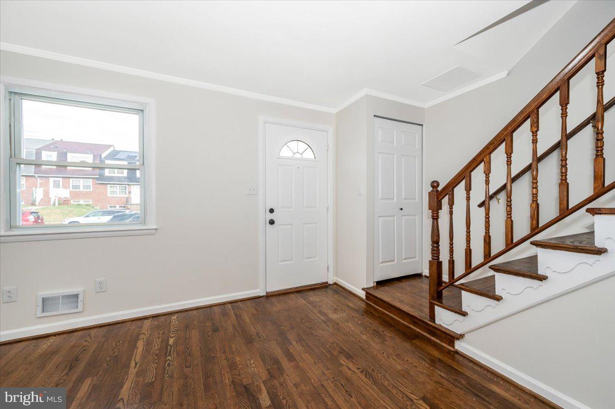 5654 Whitby Road Baltimore, MD 21206 - Photo 3 of 38