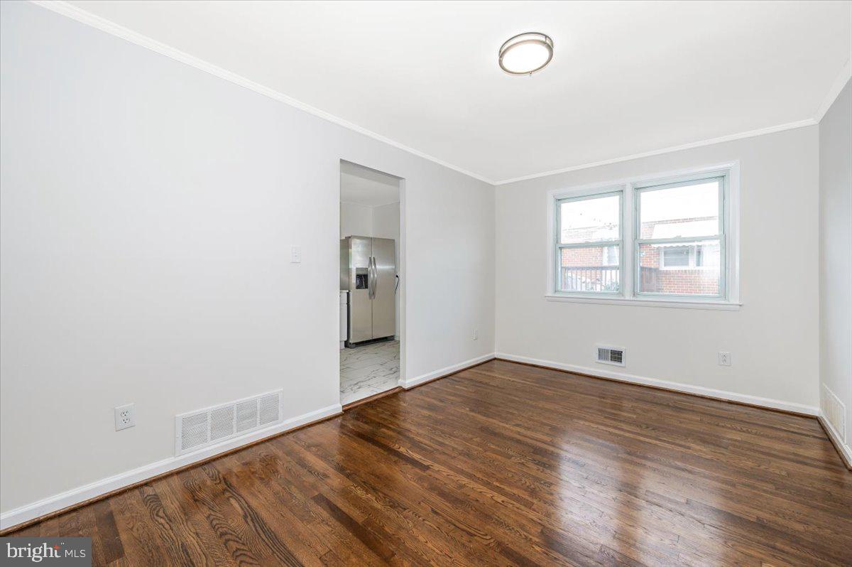 5654 Whitby Road Baltimore, MD 21206 - Photo 8 of 38