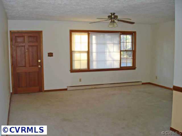 228 Treva Road Sandston, VA 23150 - Photo 5 of 10 Other - Living Room