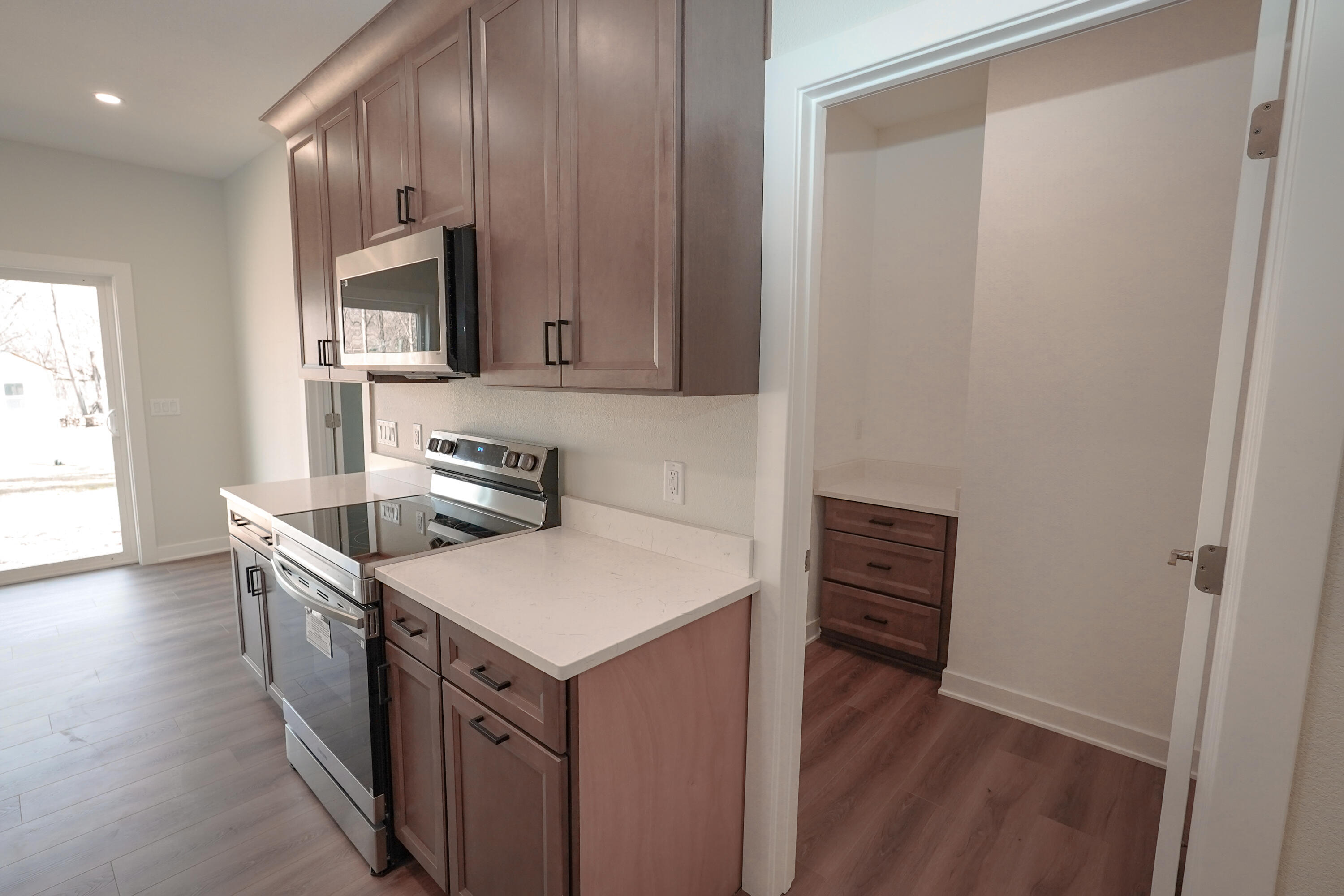 34524 Fishman Road Burlington, WI 53105 - Photo 6 of 22 DSC00478