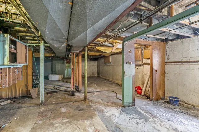 $119,900 | 90 West 28th Place, South Chicago Heights, IL 60411