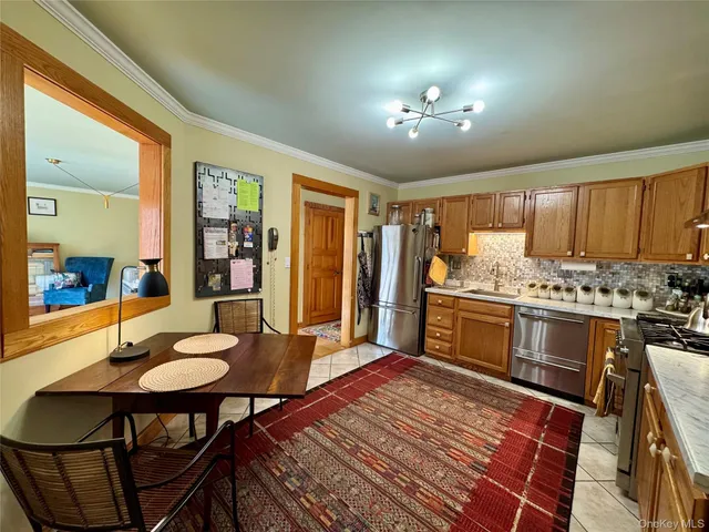 a view of en suite bathroom