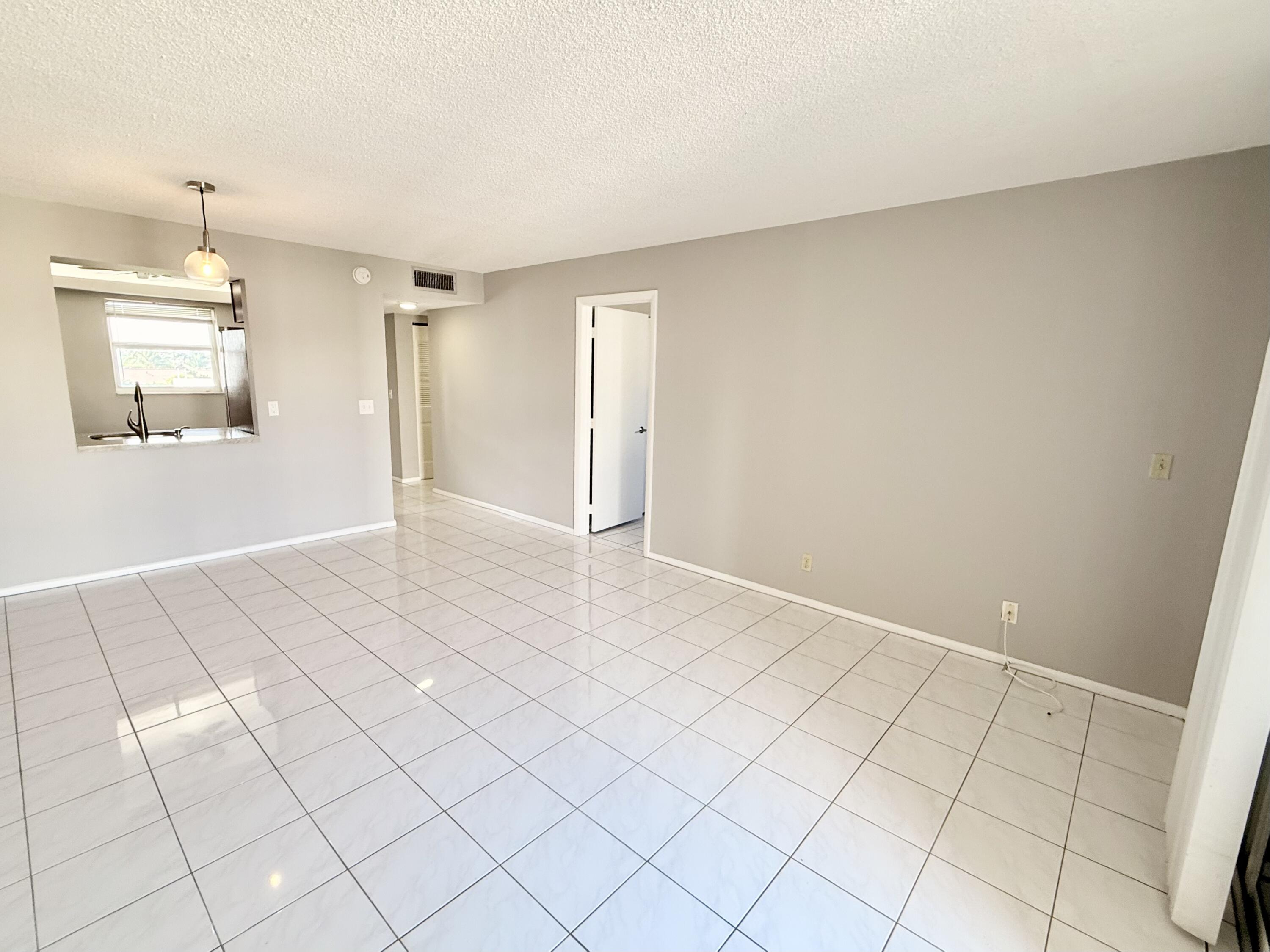 2929 South Ocean Boulevard, Unit 406 Boca Raton, FL 33432 - Photo 5 of 16 open and bright