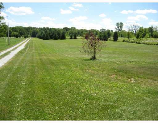 8896 Lehman Road Piqua, OH 45356 - Photo 3 of 10