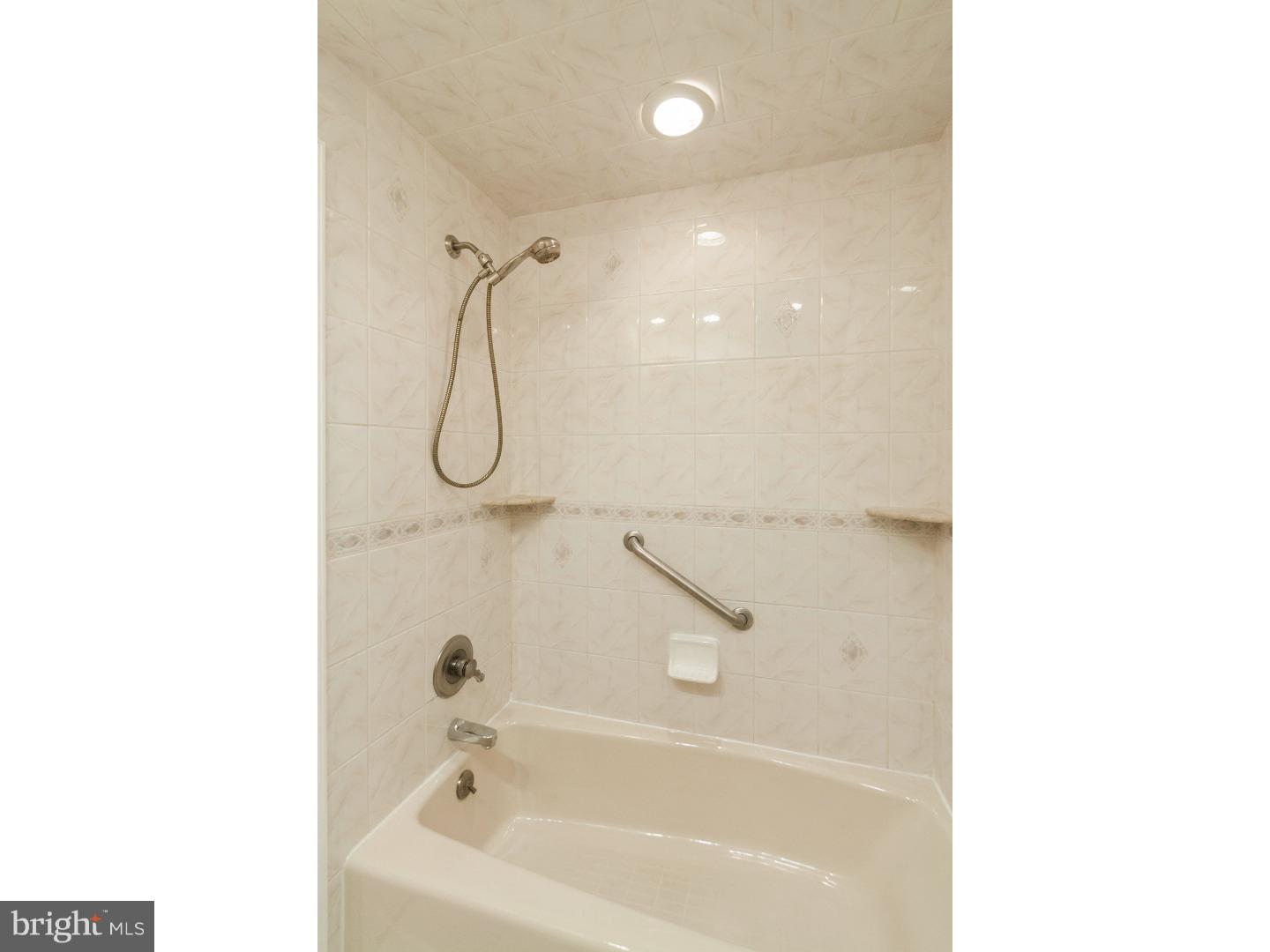 10806 Rayland Road Philadelphia, PA 19154 - Photo 16 of 24 Bathroom
