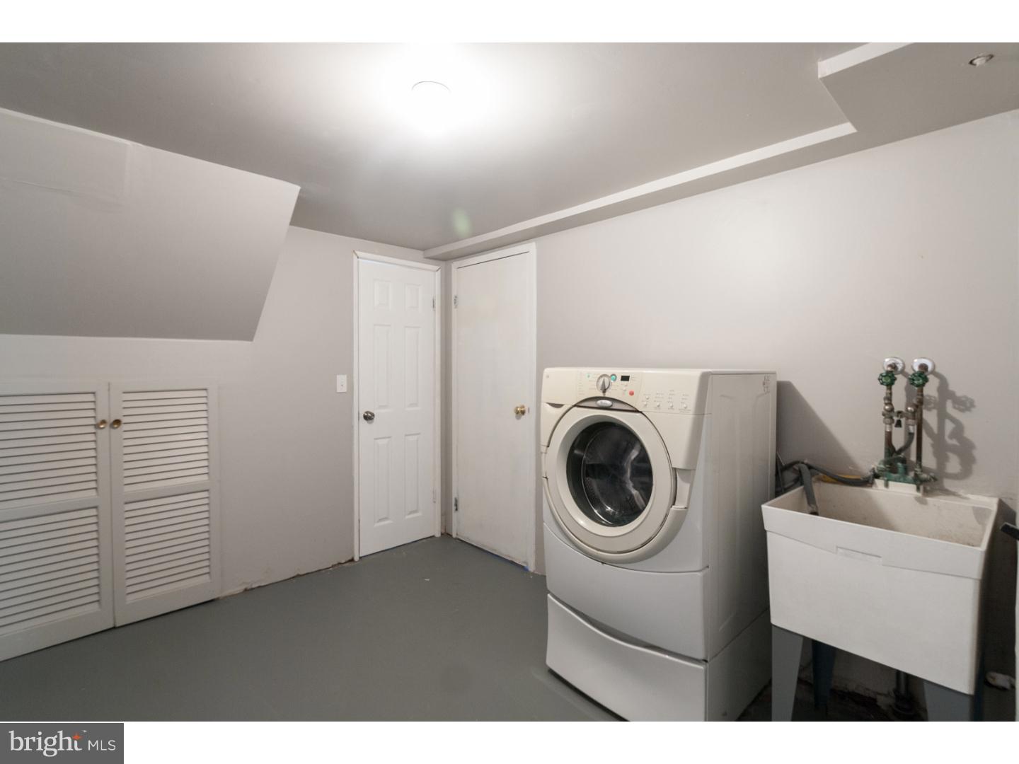 10806 Rayland Road Philadelphia, PA 19154 - Photo 19 of 24 Laundry Room