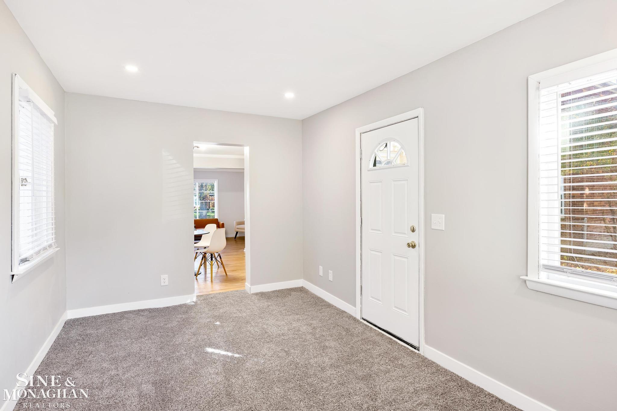 1685 Bournemouth Road Grosse Pointe Woods, MI 48236 - Photo 12 of 32