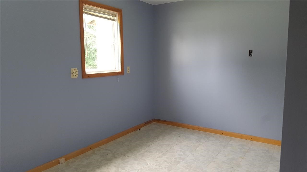 4197 Belsay Road Burton, MI 48519 - Photo 8 of 15 21497132-7.JPG