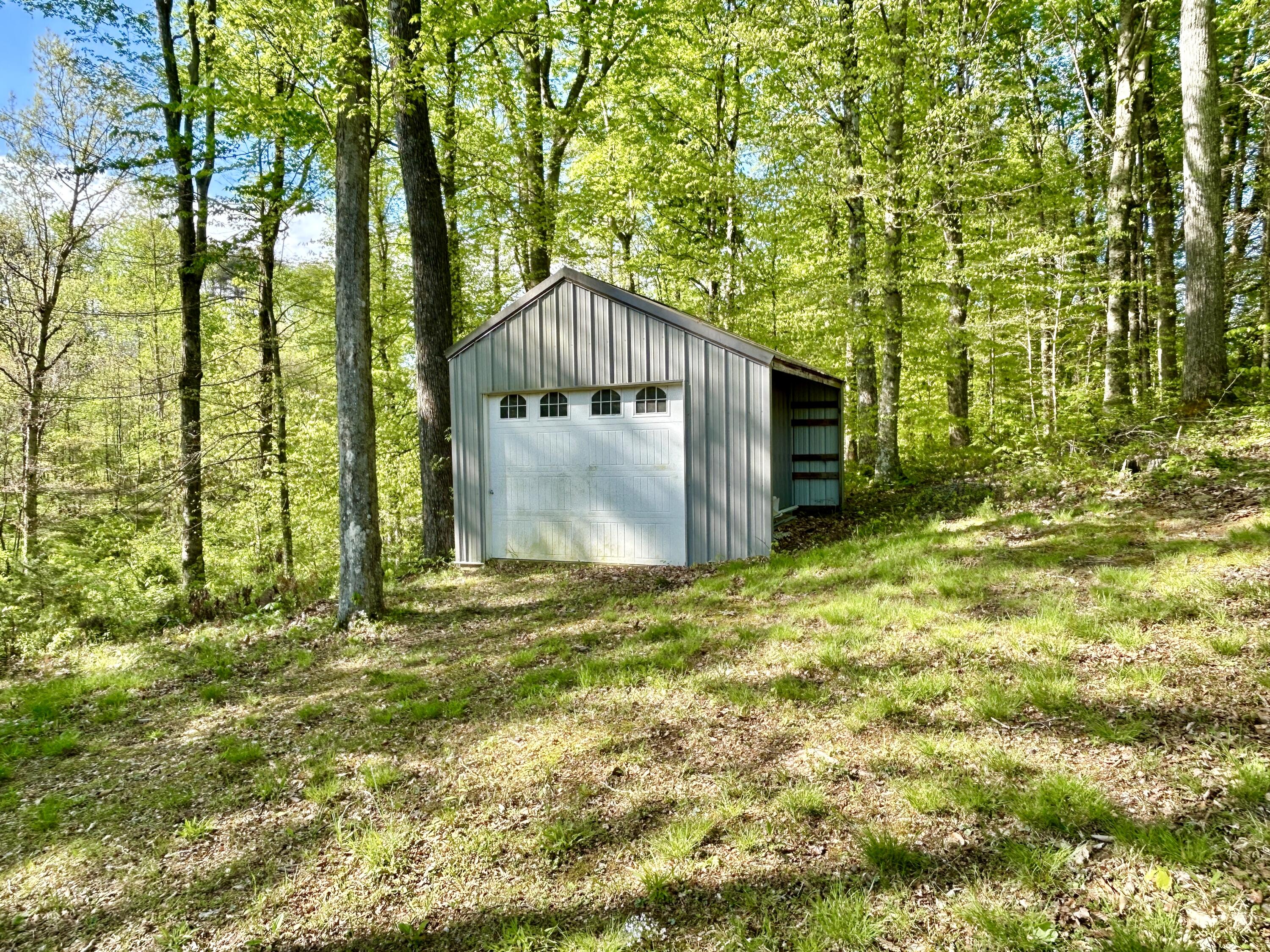 185 Woods Road Nancy, KY 42544 - Photo 11 of 67 IMG_8178