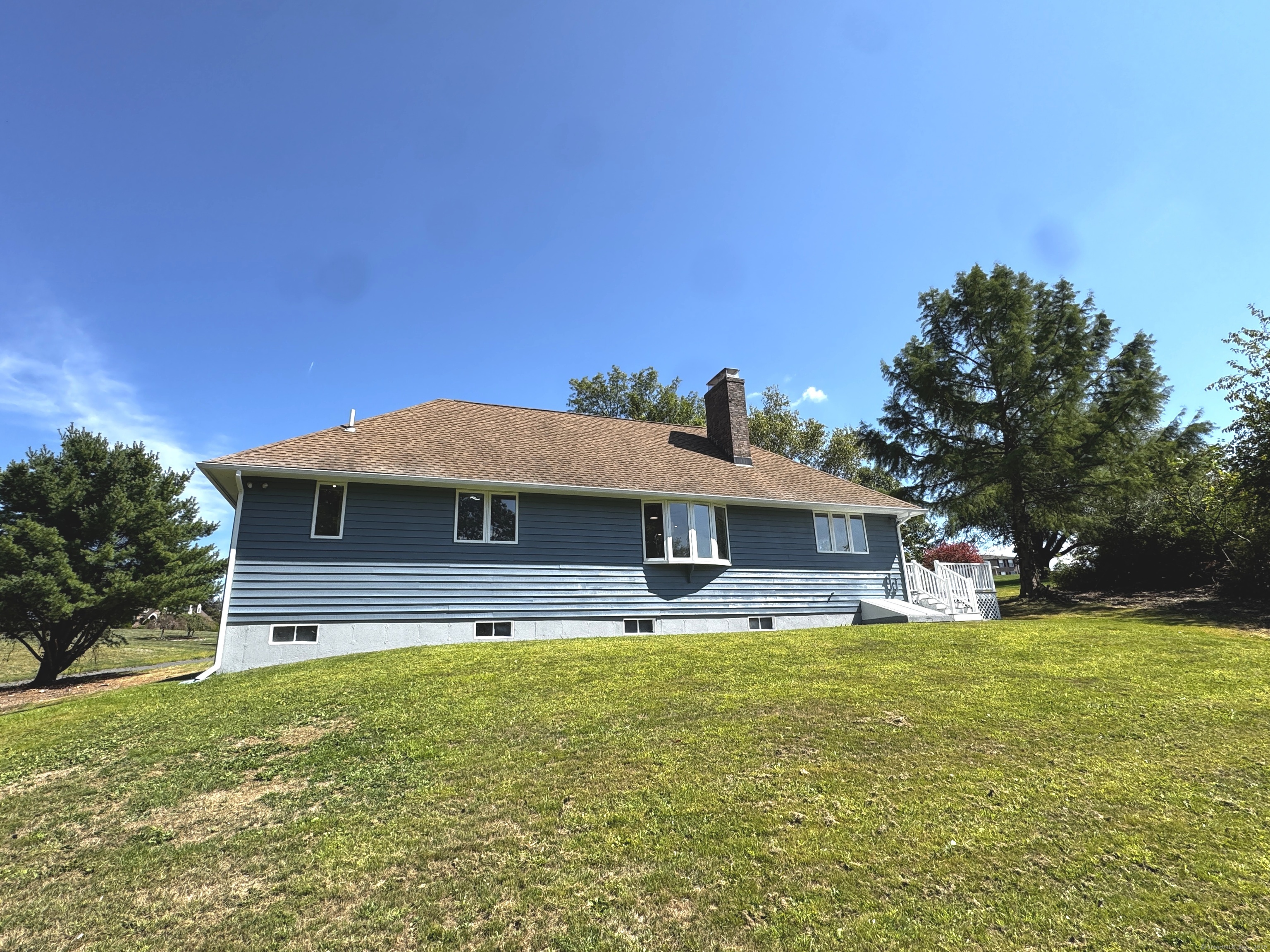 4 Bayview Circle Watertown, CT 06795 - Photo 5 of 33