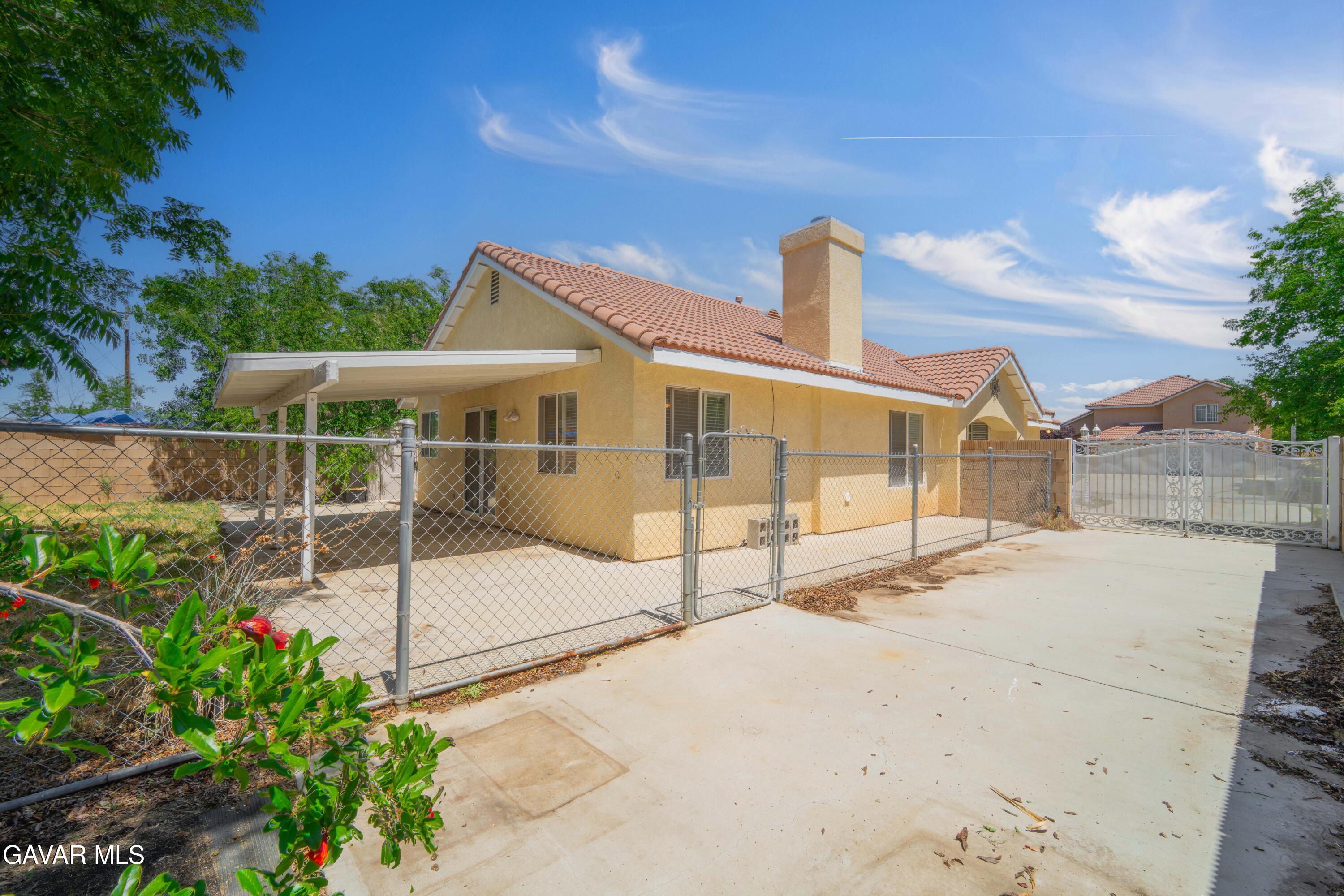 43915 Glenraven Road Lancaster, CA 93535 - Photo 25 of 28 26.4.22 Glenraven Exterior-14