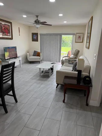 $1,800 | 20867 Wendall Terrace, Boca Raton, FL 33433