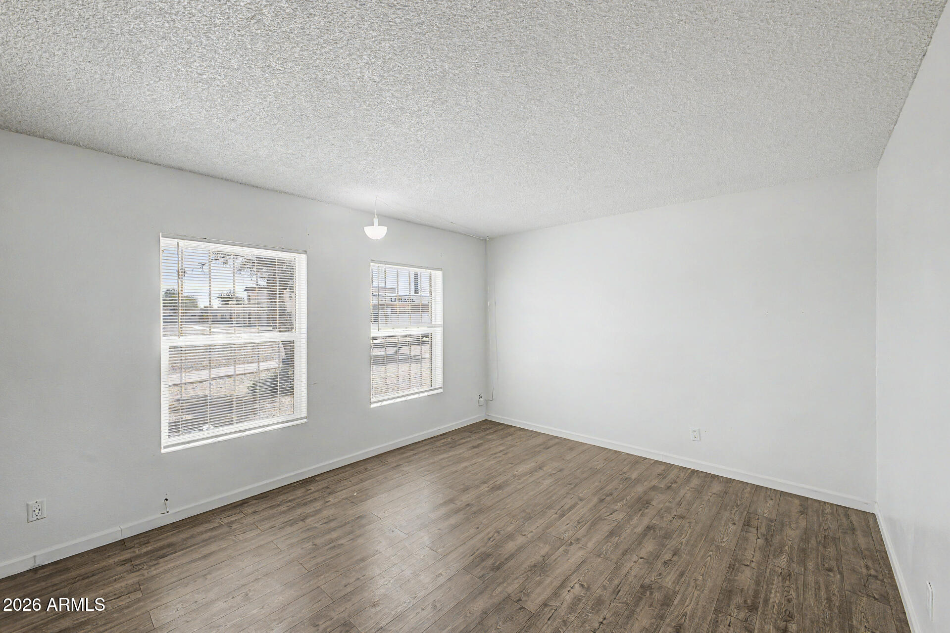 4625 West Thomas Road, Unit 76 Phoenix, AZ 85031 - Photo 6 of 31 6 - Thomas