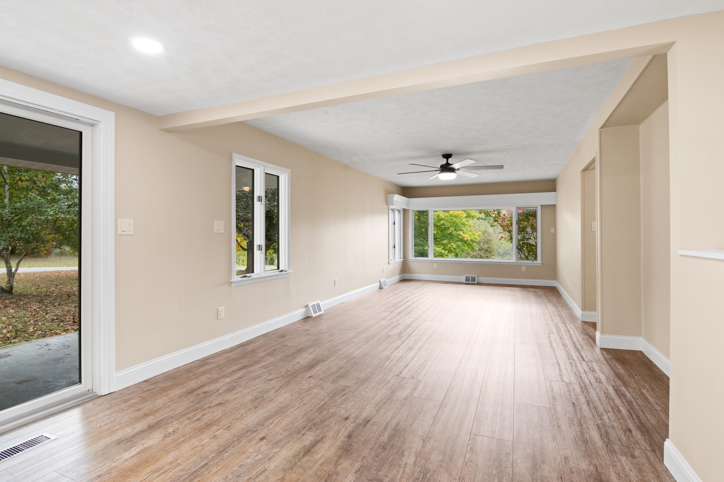 2262 West River Road Traverse City, MI 49696 - Photo 13 of 31 1944553-36b80422-8cb9-464c-b830-1321974bcec5.JPG