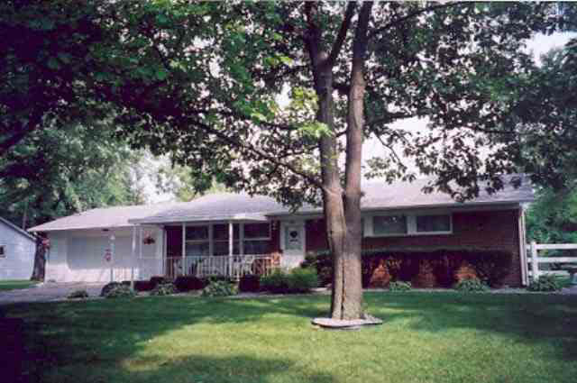 306 North Shellbark Road Muncie, IN 47304 - Photo 1 of 8