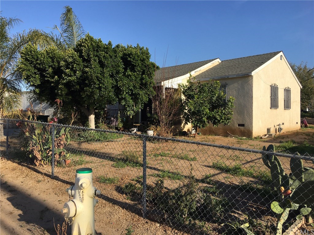3241 West Center Street Riverside, CA 92501 - Photo 2 of 11