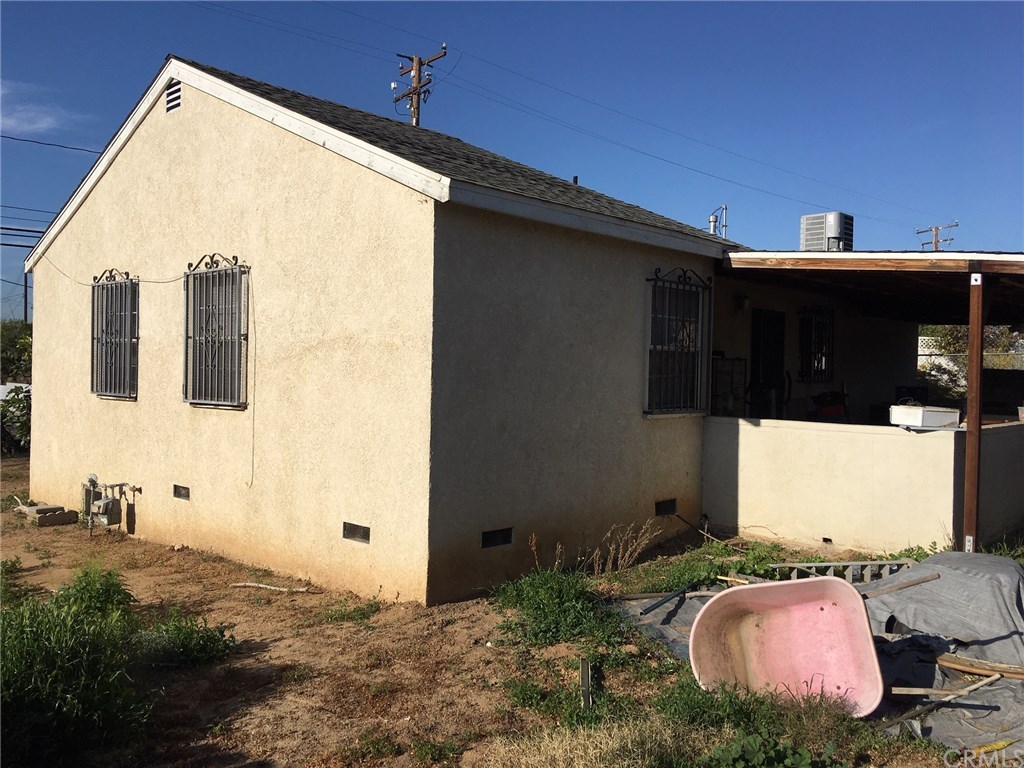 3241 West Center Street Riverside, CA 92501 - Photo 9 of 11