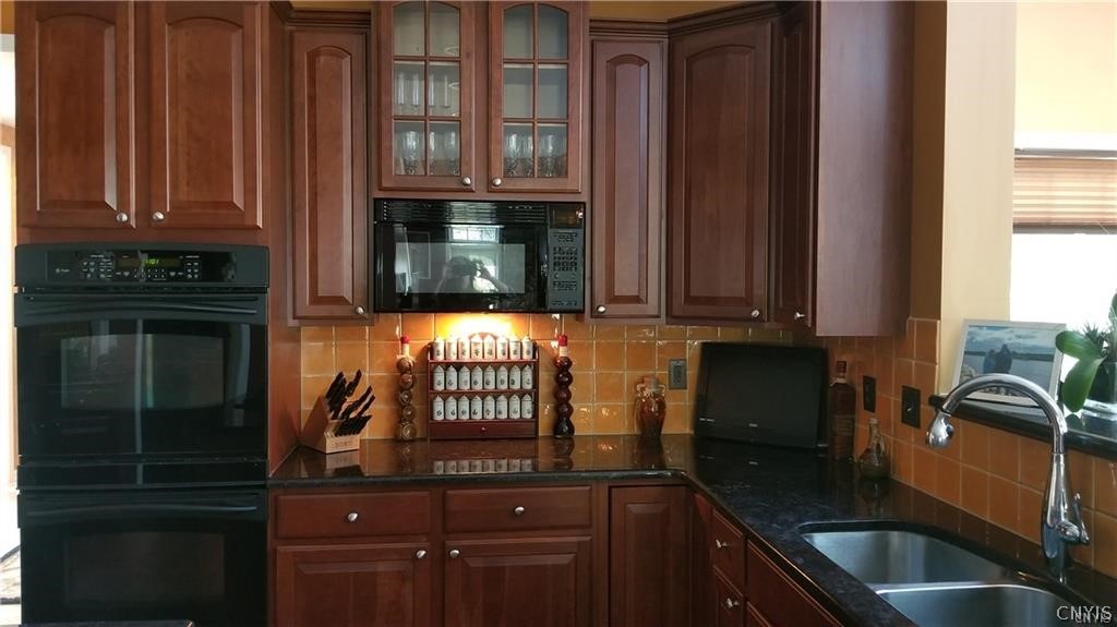 109 Raspberry Lane Camillus, NY 13031 - Photo 16 of 32