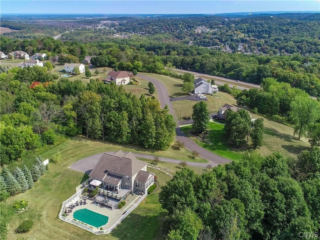 109 Raspberry Lane Camillus, NY 13031 - Photo 5 of 32