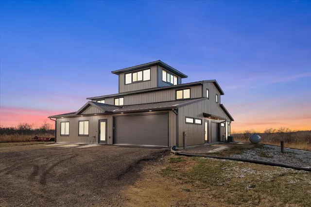 $1,450,000 | 32974 Potter Lane, Muscoda, WI 53573