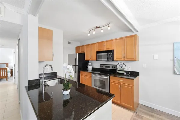 $175,000 | 3321 Haviland Court, Unit 104, Palm Harbor, FL 34684