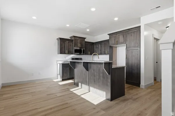 $310,900 | 864 East 250th Street North, Hyrum, UT 84319