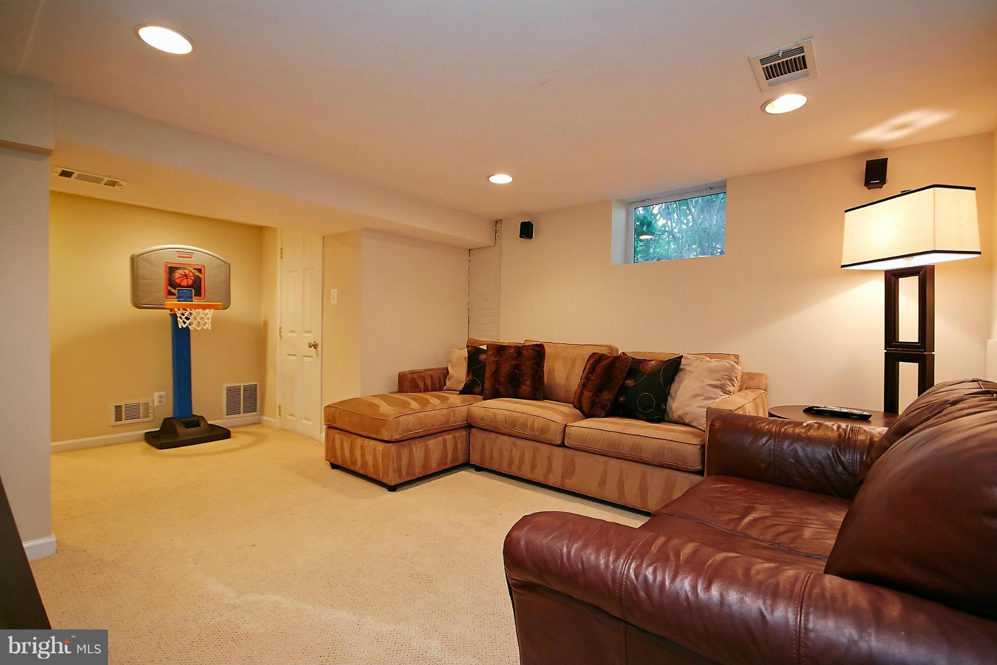 4924 33rd Road North Arlington, VA 22207 - Photo 19 of 28 REC ROOM LOWER LEVEL