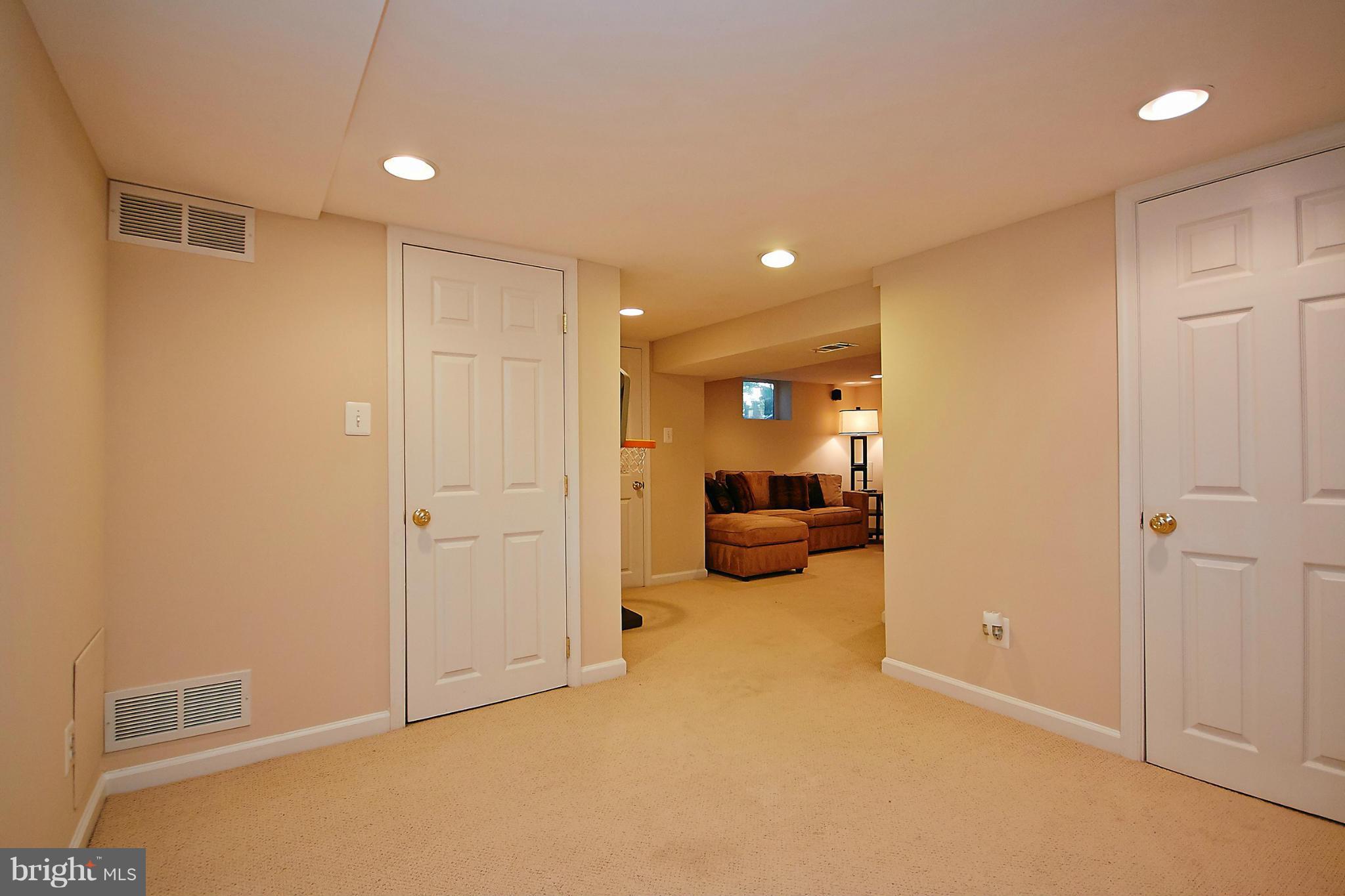4924 33rd Road North Arlington, VA 22207 - Photo 21 of 28 REC ROOM