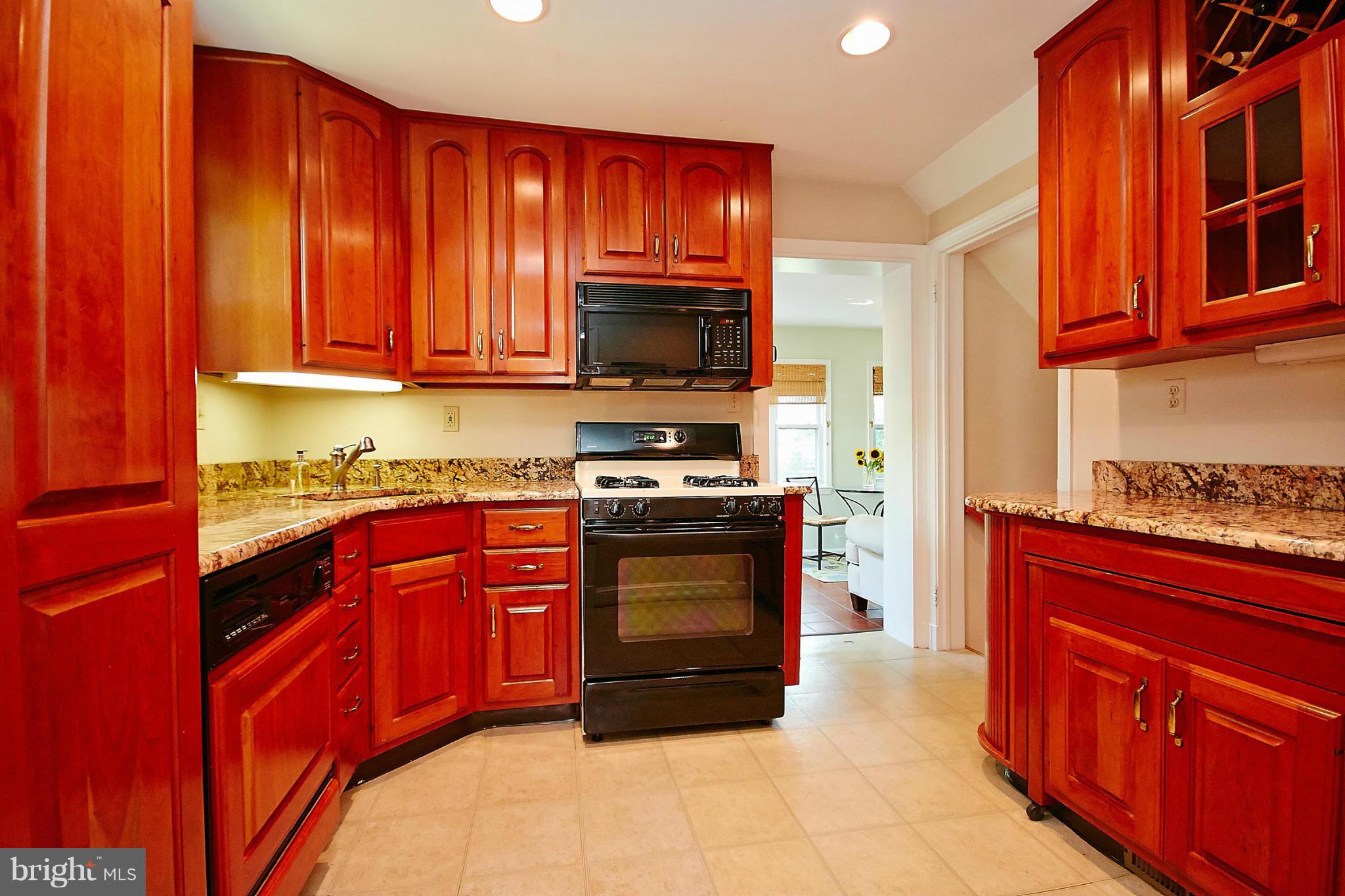 4924 33rd Road North Arlington, VA 22207 - Photo 7 of 28 KITCHEN