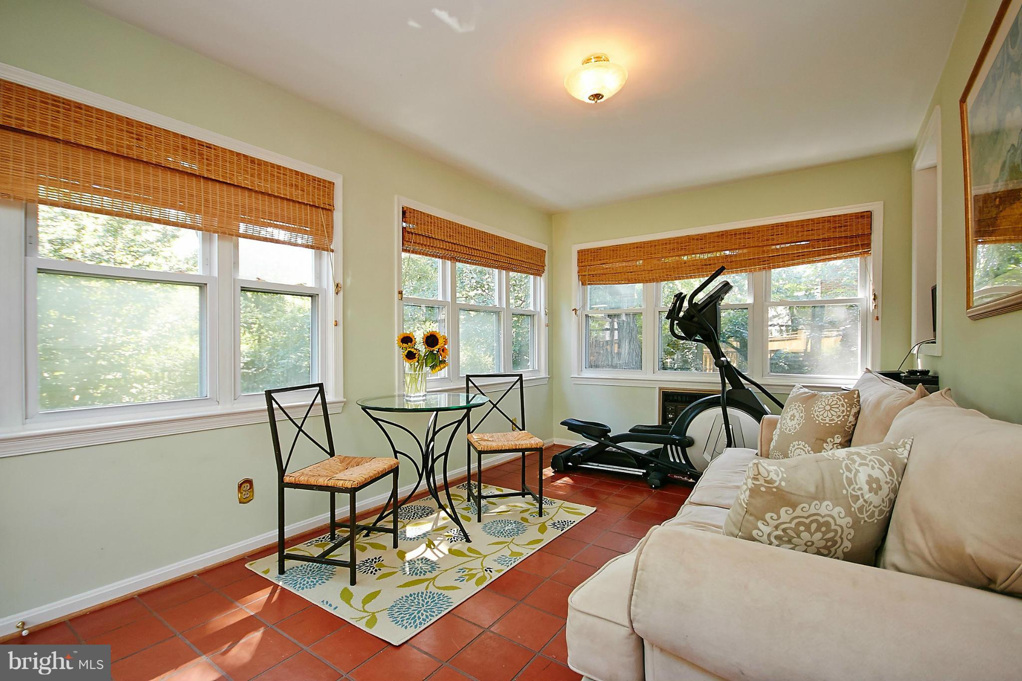 4924 33rd Road North Arlington, VA 22207 - Photo 10 of 28 SUN ROOM