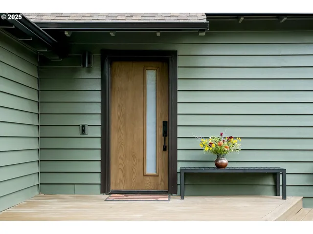 $1,320,000 | 10623 Northeast Fox Farm Road, Dundee, OR 97115