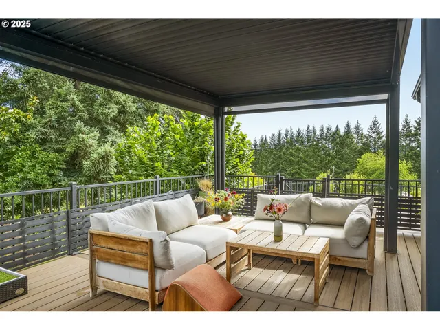 $1,320,000 | 10623 Northeast Fox Farm Road, Dundee, OR 97115