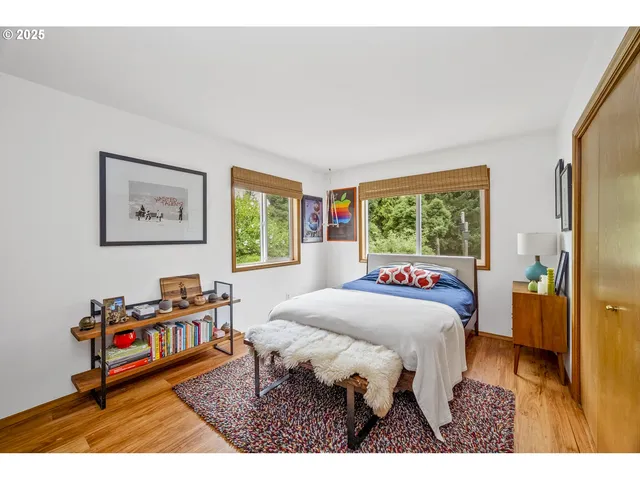 $1,320,000 | 10623 Northeast Fox Farm Road, Dundee, OR 97115