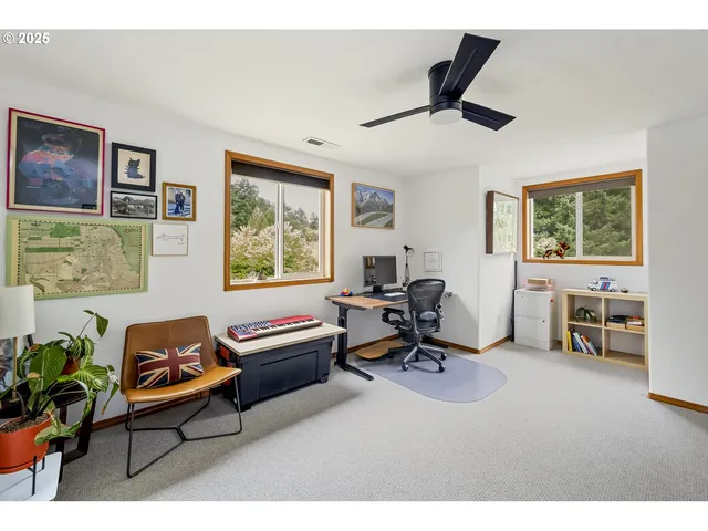 $1,320,000 | 10623 Northeast Fox Farm Road, Dundee, OR 97115