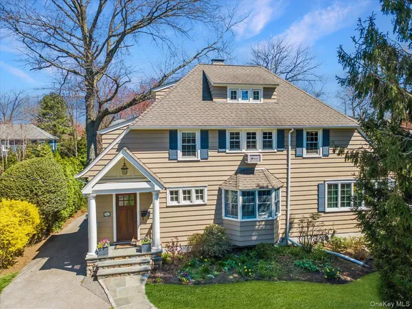 $1,975,000 | 964 Highland Avenue, Pelham, NY 10803
