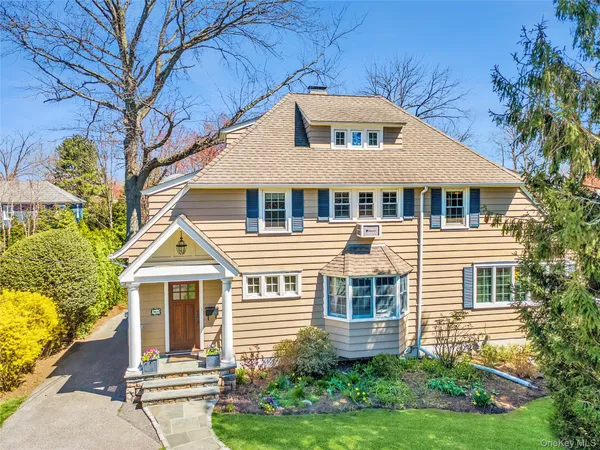 $1,975,000 | 964 Highland Avenue, Pelham, NY 10803