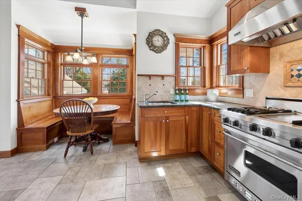 $1,975,000 | 964 Highland Avenue, Pelham, NY 10803