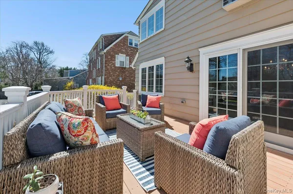 $1,975,000 | 964 Highland Avenue, Pelham, NY 10803