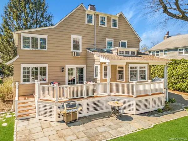 $1,975,000 | 964 Highland Avenue, Pelham, NY 10803