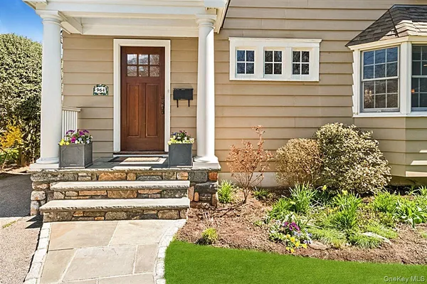 $1,975,000 | 964 Highland Avenue, Pelham, NY 10803