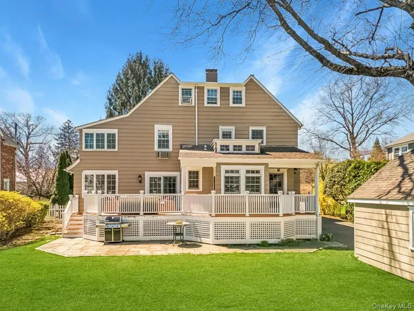 $1,975,000 | 964 Highland Avenue, Pelham, NY 10803