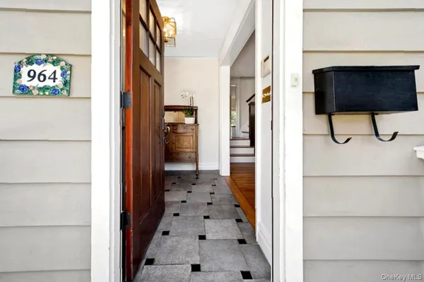 $1,975,000 | 964 Highland Avenue, Pelham, NY 10803