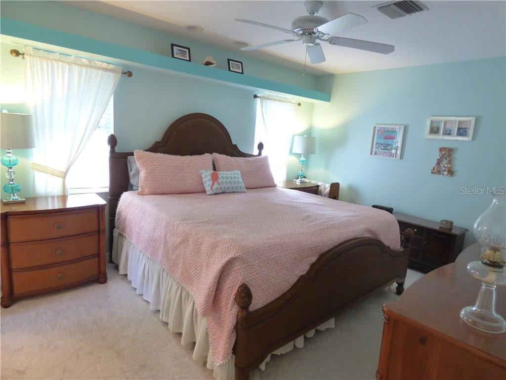 1132 Horizon Road Venice, FL 34293 - Photo 9 of 23 Master bedroom
