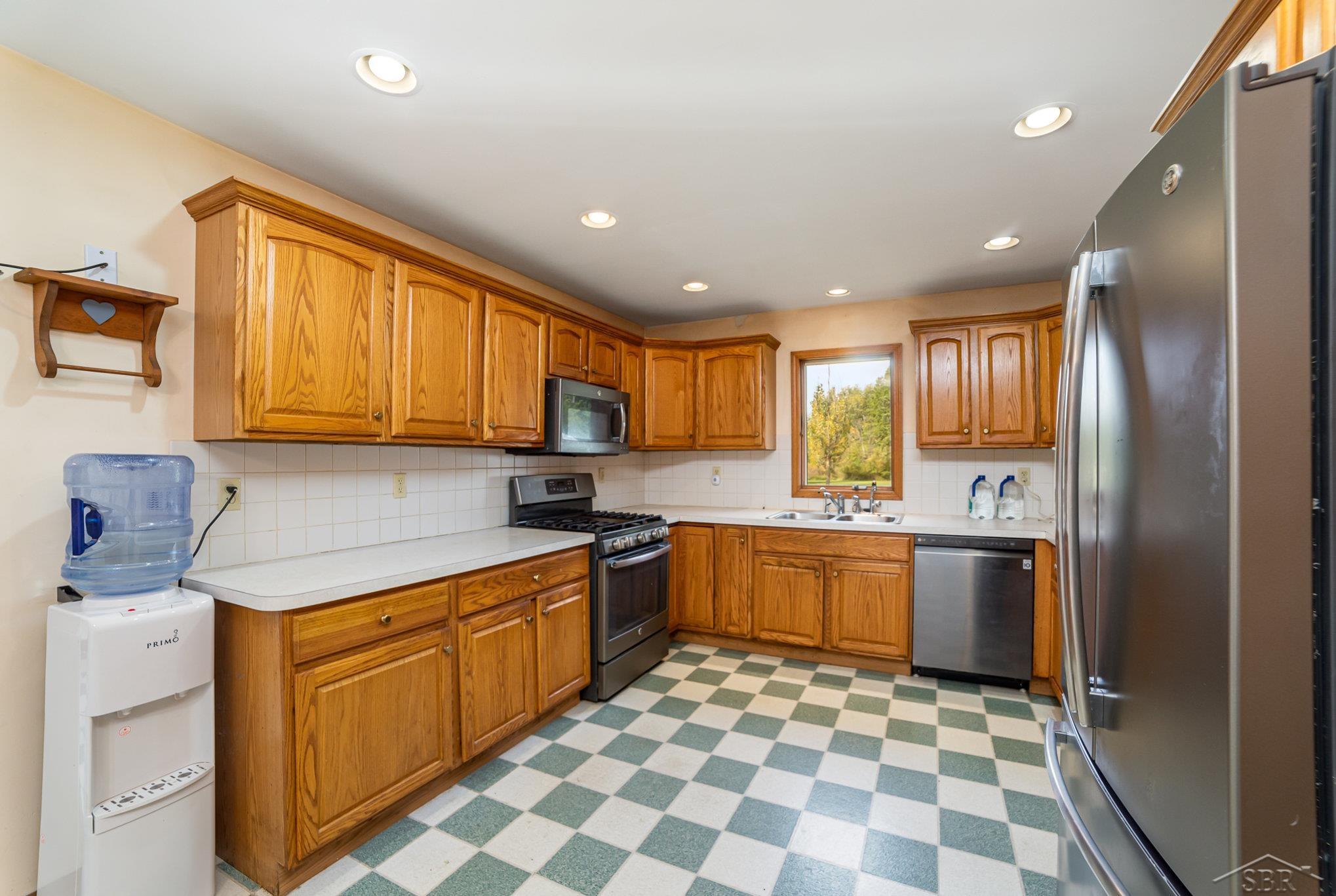 13114 Lakefield Road Hemlock, MI 48626 - Photo 7 of 31