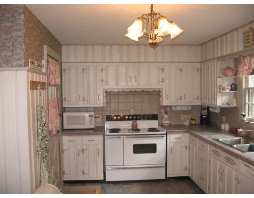 615 Holyoke Road Westfield, MA 01085 - Photo 4 of 11 Gallery Image 4